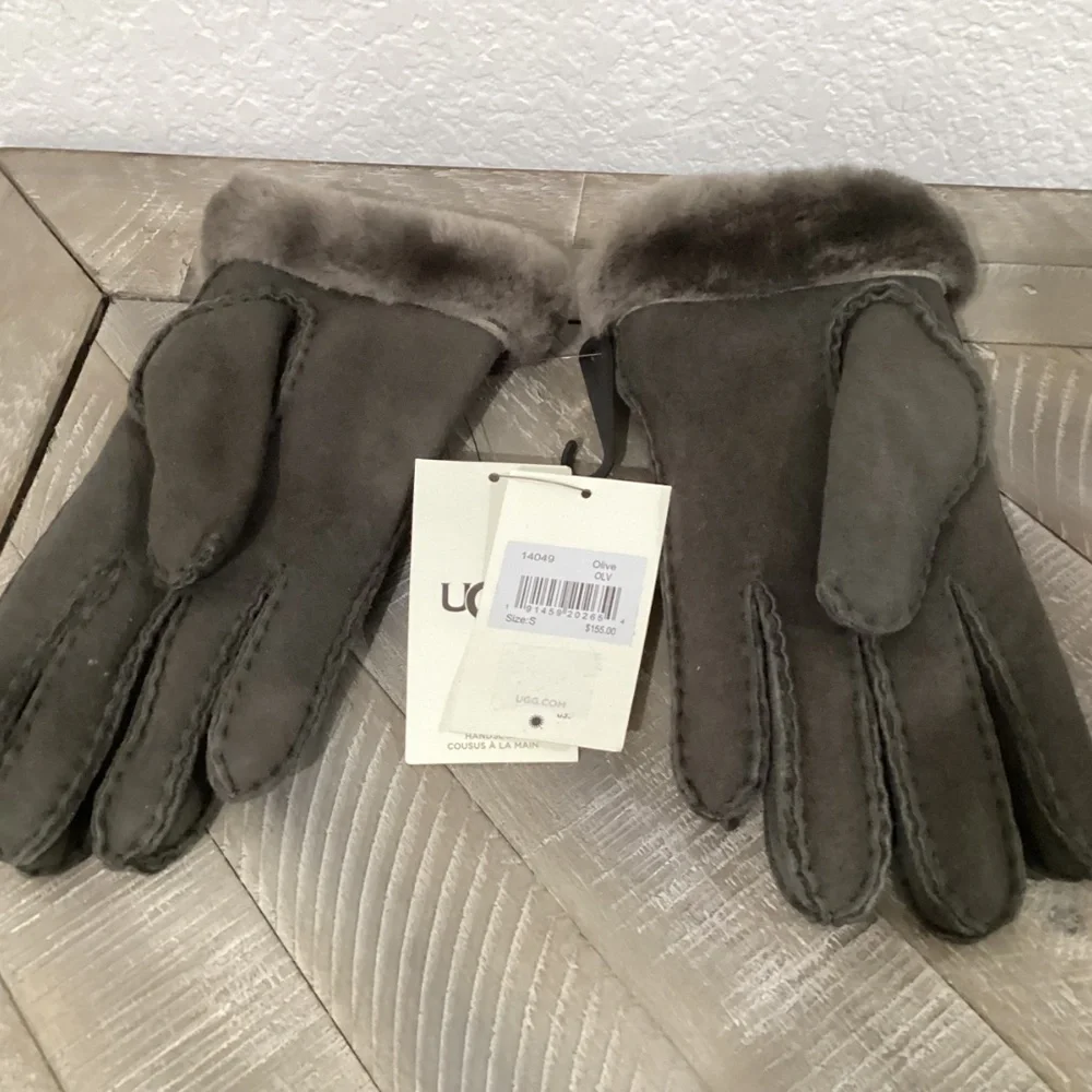 UGG Perforated Genuine Shearling Suede Gloves, size S